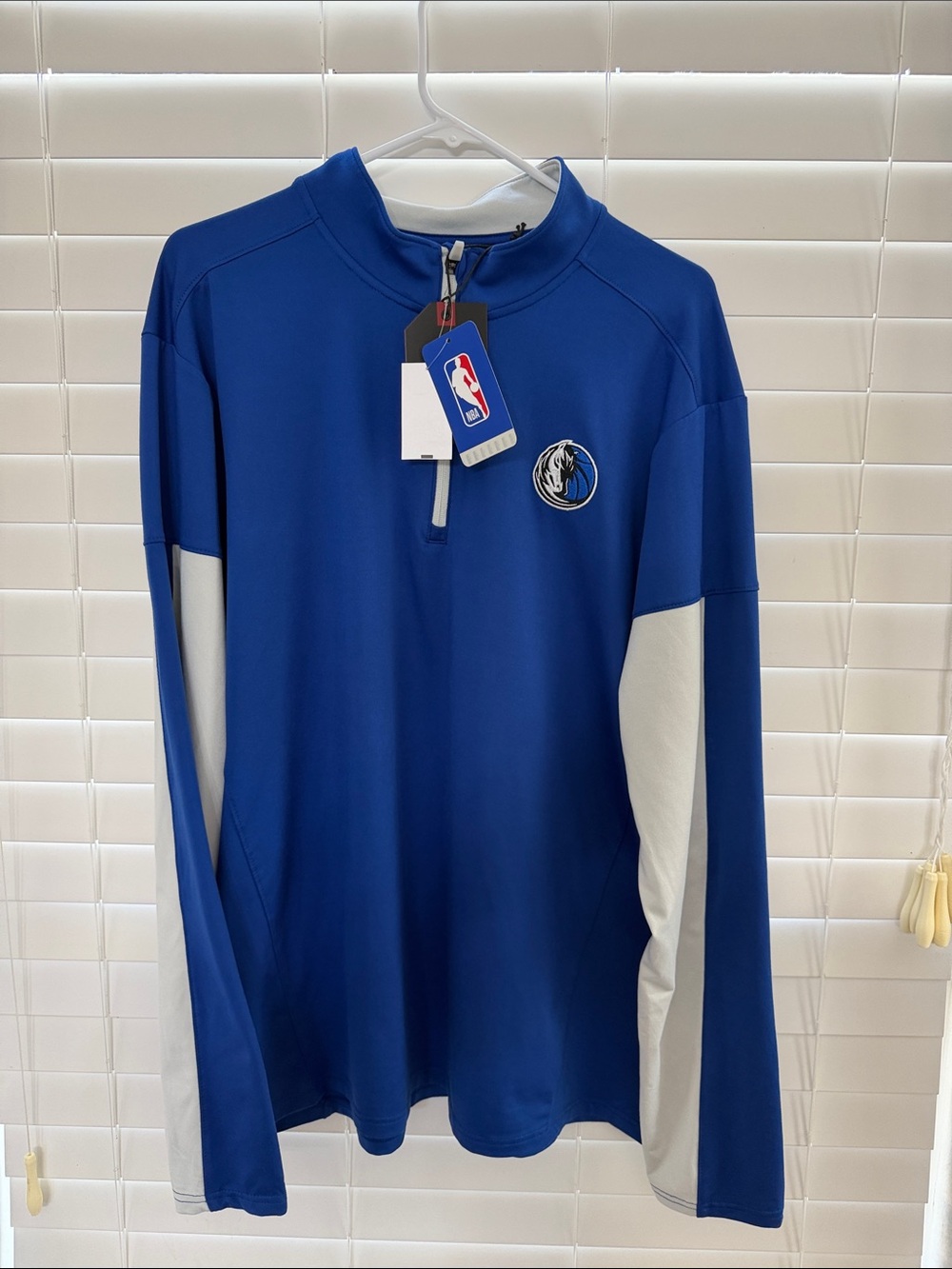 Dallas Mavericks Men’s Antigua Quarter-Zip Pullover Size XL